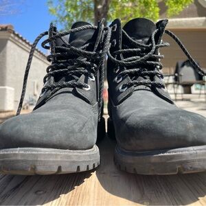 LIKE NEW Women’s Timberland Boots